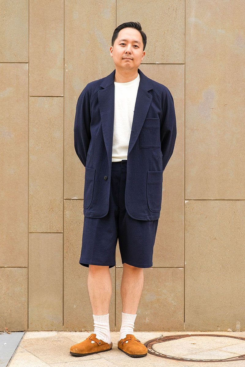 ジャケット、パンツ＝ともにドキュメント