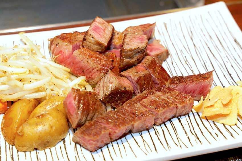 鉄板焼き “黒毛和牛ステーキ”が6578円で食べ放題！こだわり人気店が始めた超コスパの新サービス - 10枚目の画像