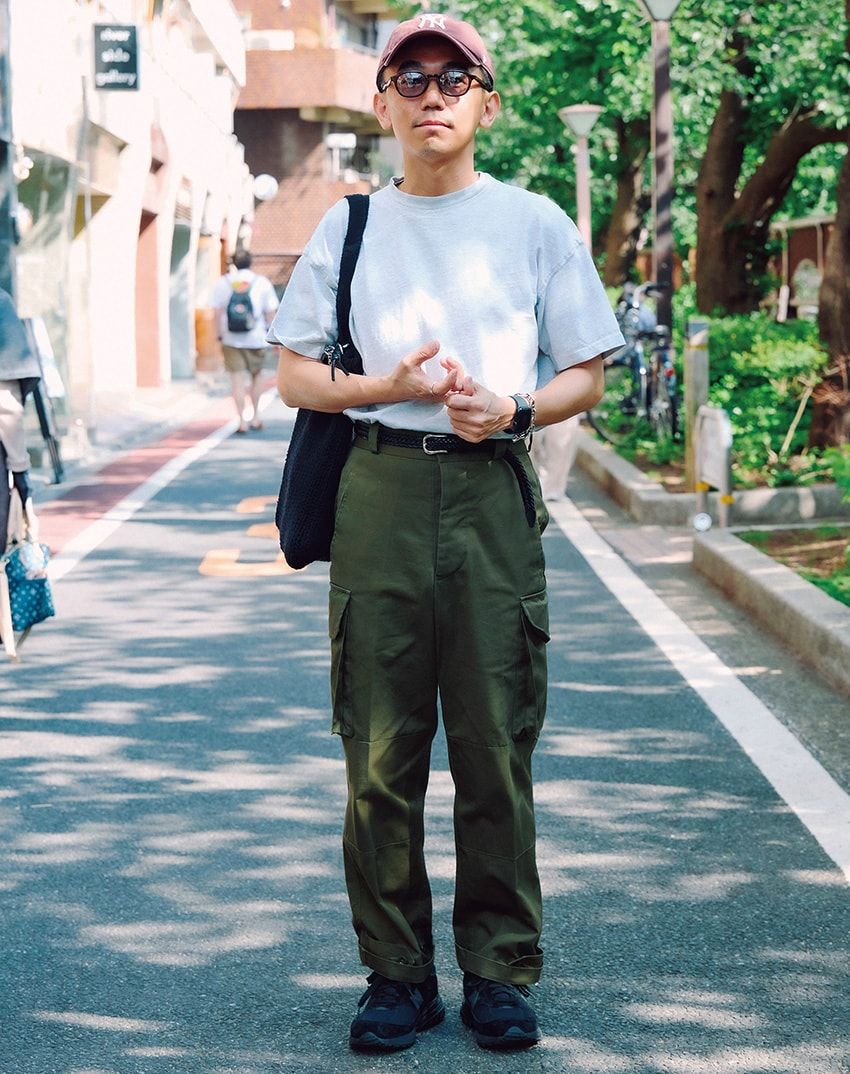 パンツ＝タンジェント　Tシャツ＝H&M　スニーカー＝ニューバランス