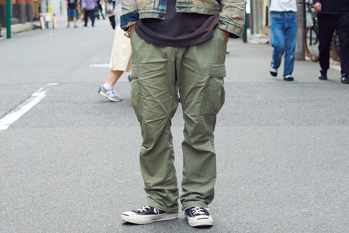 ツマラナイを回避する“カーゴパンツ”コーデ集。王道のカーキに、シック 