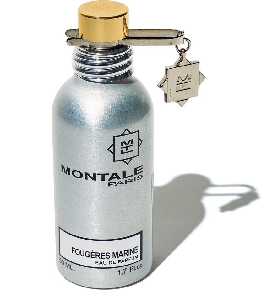 「モンタル」の香水。長年つけている「フゼアマリーン」の香は爽やかで、白Tシャツとデニムの日の定番。