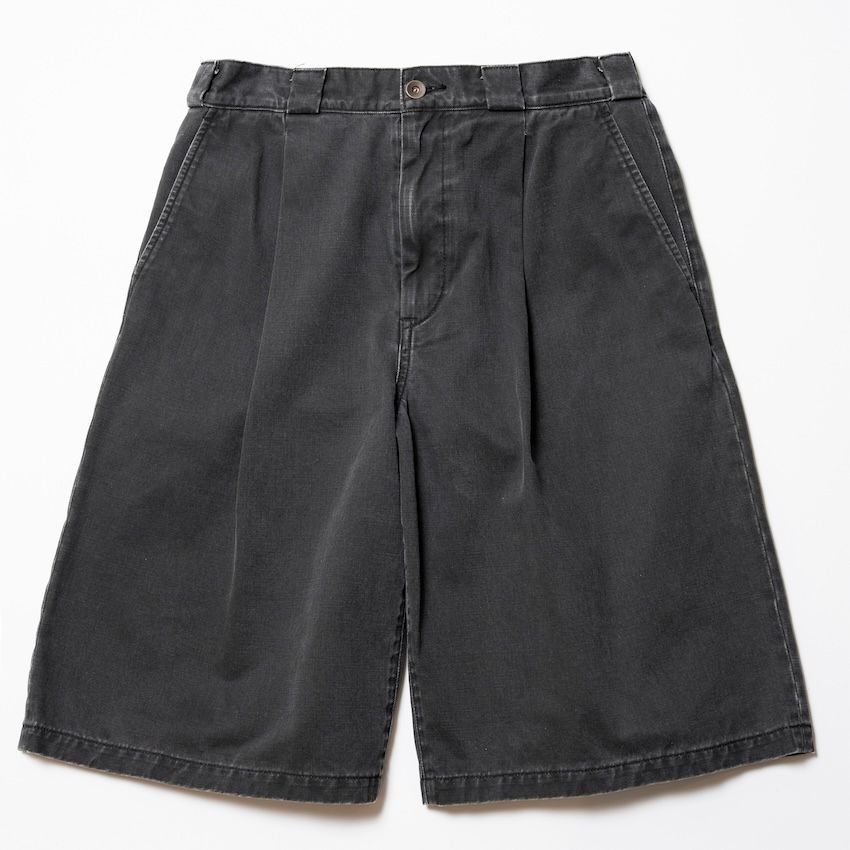 「短パンは子供っぽくなる」問題を解決！ プロが選ぶ黒ショーパン＆大人見えするコーデ例3選 - 8枚目の画像