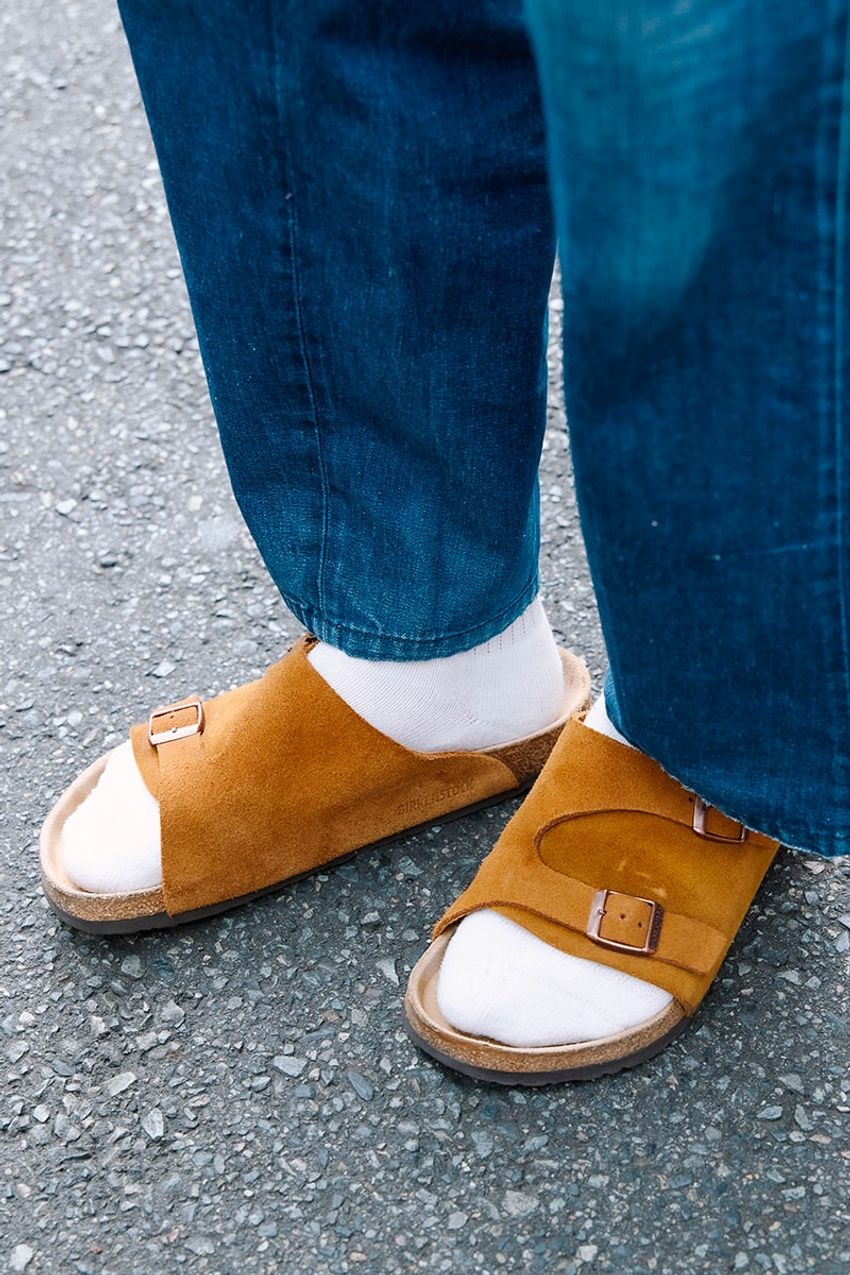 大人の渋みと品格を添える“ブラウンレザー“。洒落者たちは、どんなアイテムで取り入れていた？ - 4枚目の画像