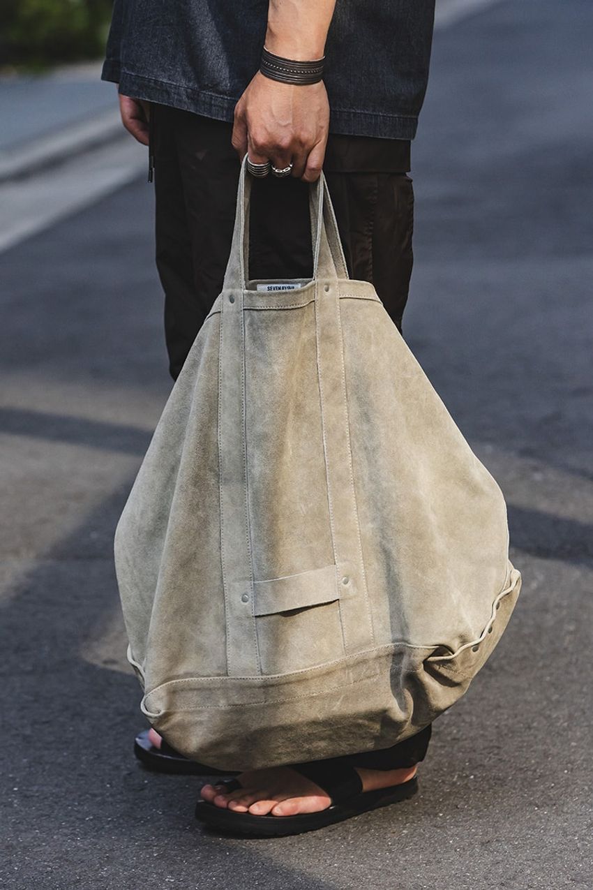 大人の渋みと品格を添える“ブラウンレザー“。洒落者たちは、どんなアイテムで取り入れていた？ - 6枚目の画像