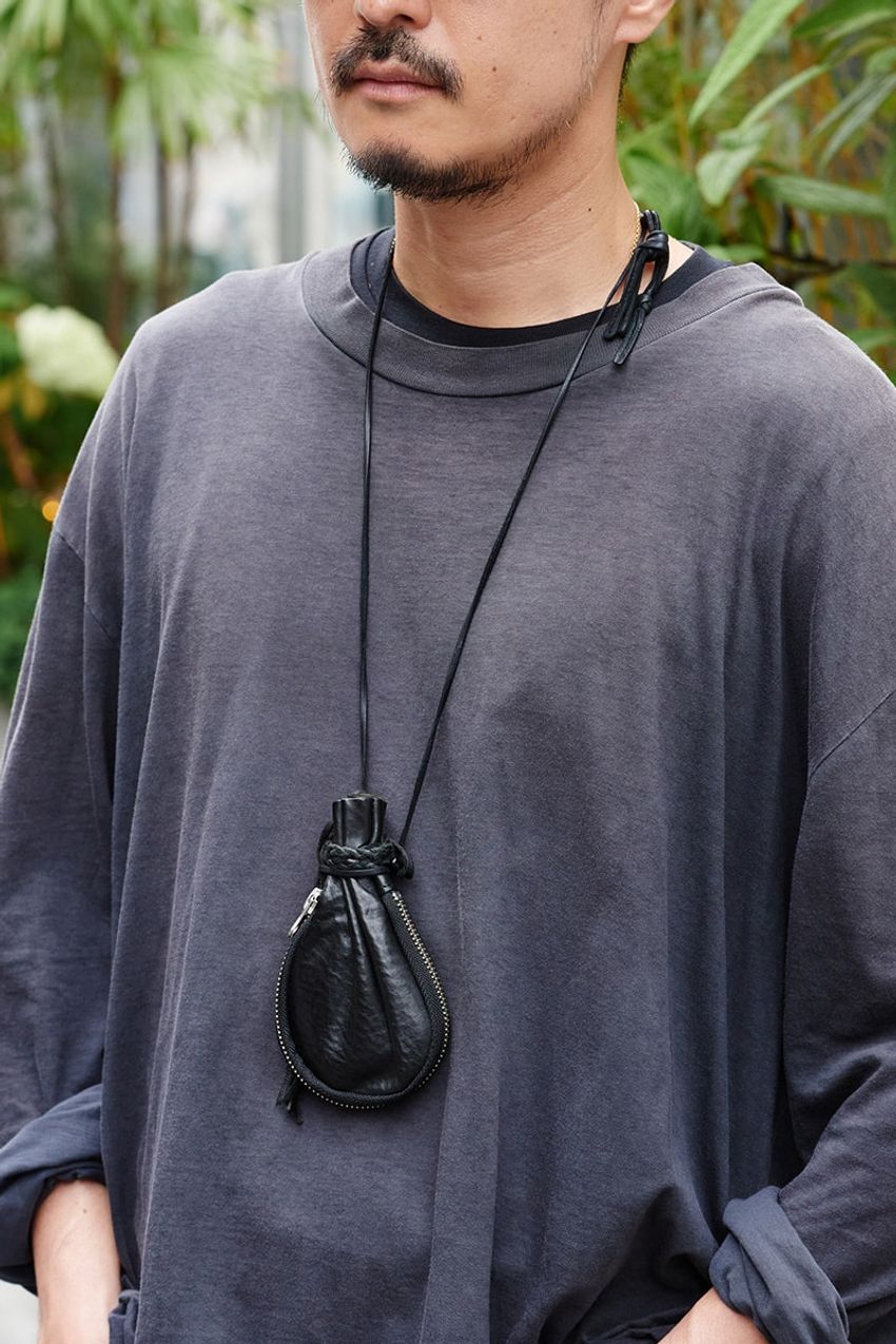 【ショーツの攻略法】子供っぽさは皆無。“膝下丈“をものにした洒落者たちをスナップで - 3枚目の画像