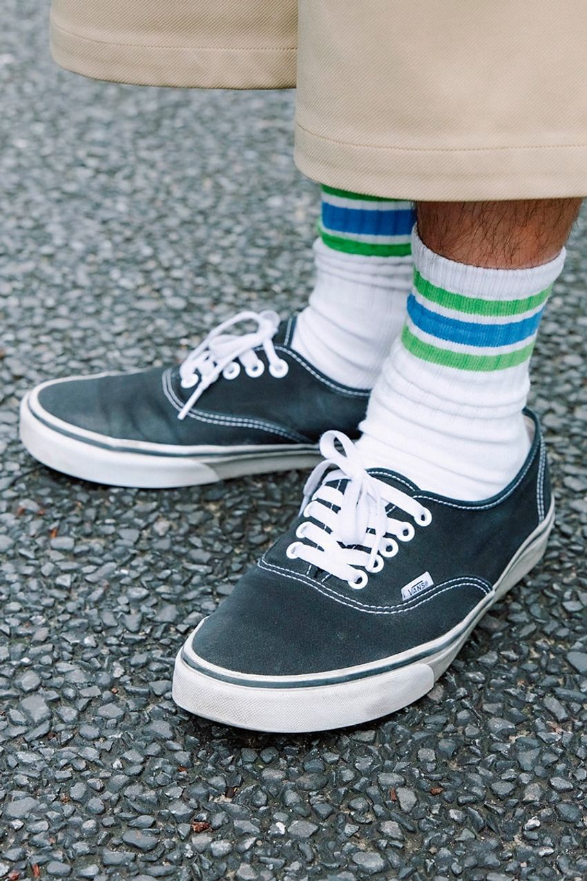 【ショーツの攻略法】子供っぽさは皆無。“膝下丈“をものにした洒落者たちをスナップで - 6枚目の画像