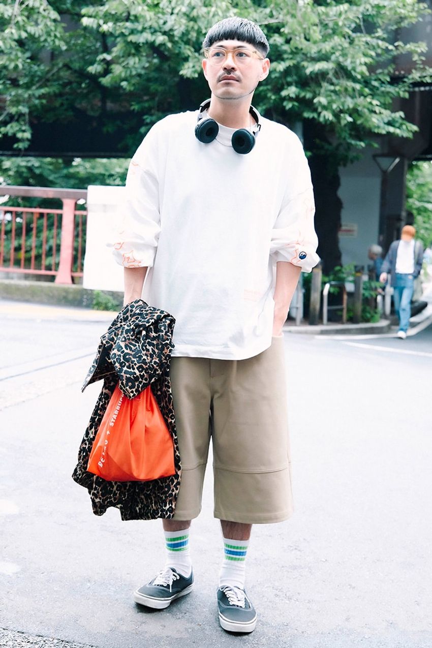 【ショーツの攻略法】子供っぽさは皆無。“膝下丈“をものにした洒落者たちをスナップで - 5枚目の画像