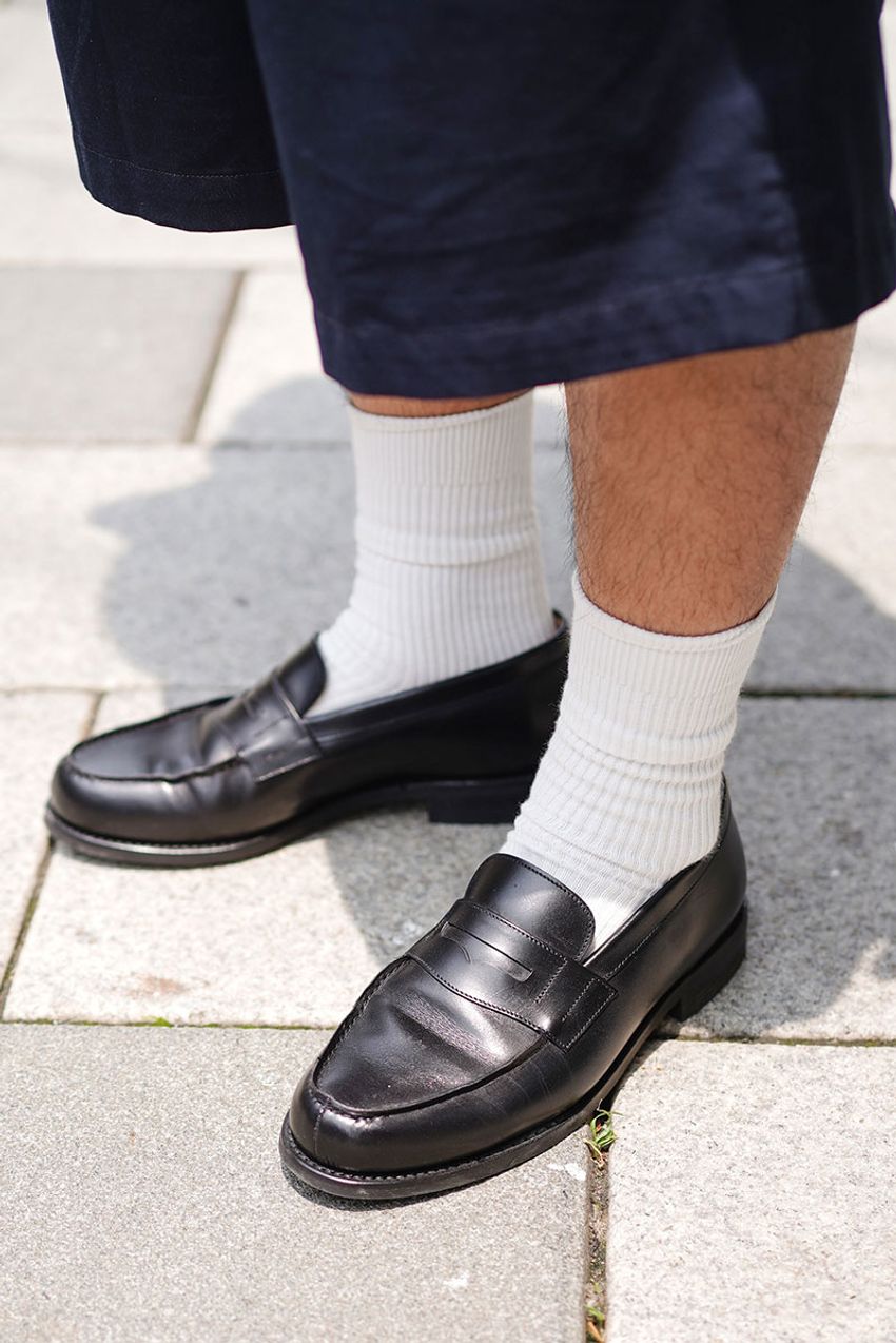 【ショーツの攻略法】子供っぽさは皆無。“膝下丈“をものにした洒落者たちをスナップで - 10枚目の画像