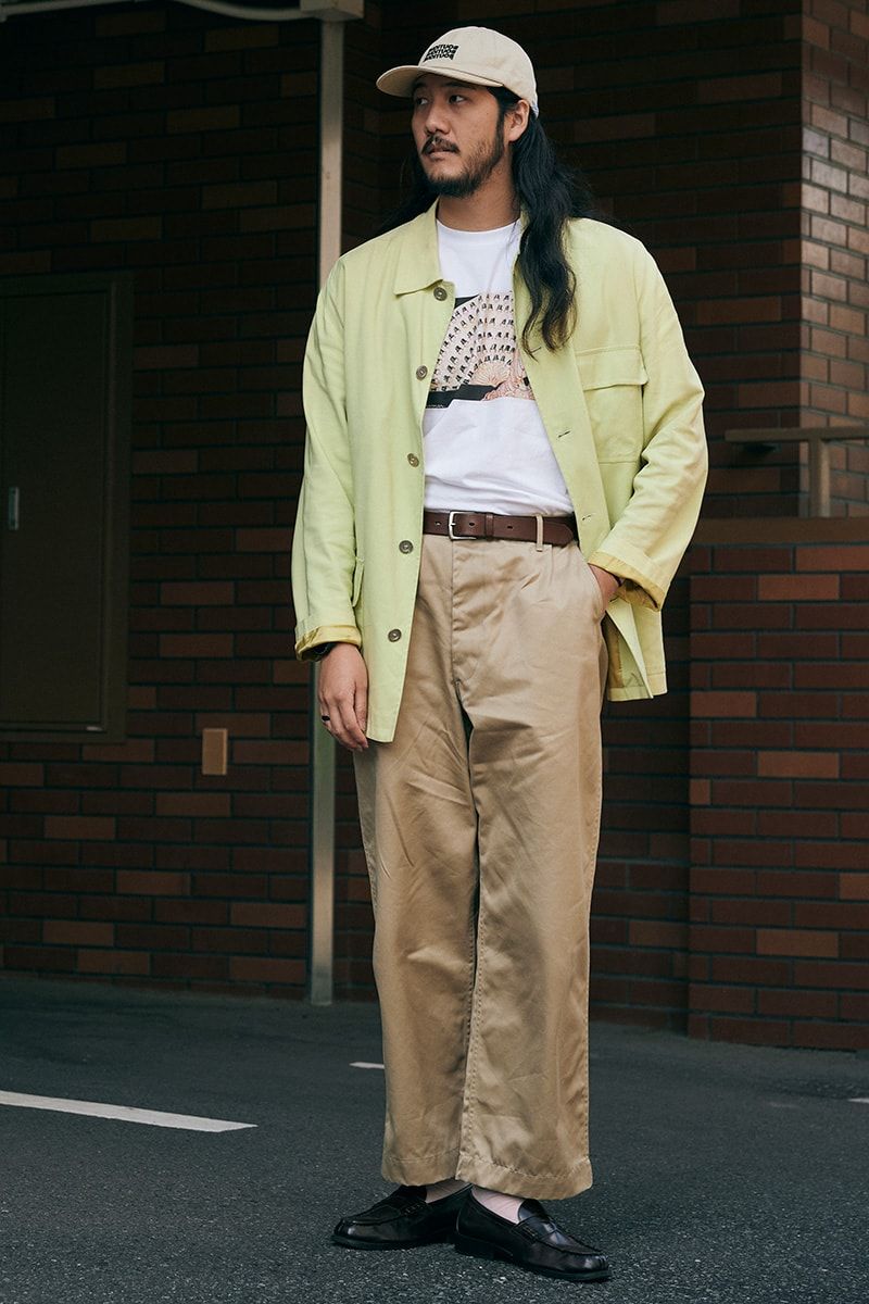 ジャケット=エルメス Tシャツ=ユニクロ パンツ=バリーブリッケン 靴=ホーキンス