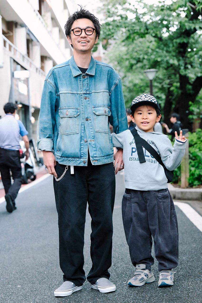 街角でトレンド調査！今季の「リーバイス」のブルーデニム、最旬スナップ3選 - 2枚目の画像