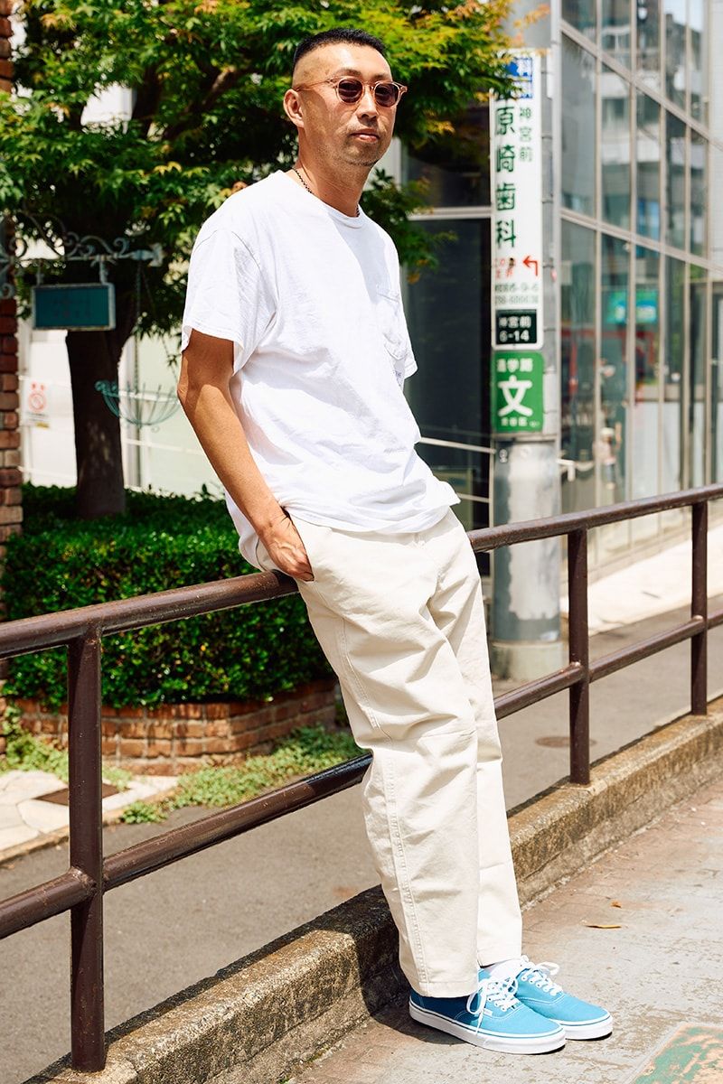 Tシャツ=エブリシングフォーザパーティー パンツ=ステューシー スニーカー=ヴァンズ サングラス=ジュリアスタートオプティカル 腕時計=アップル