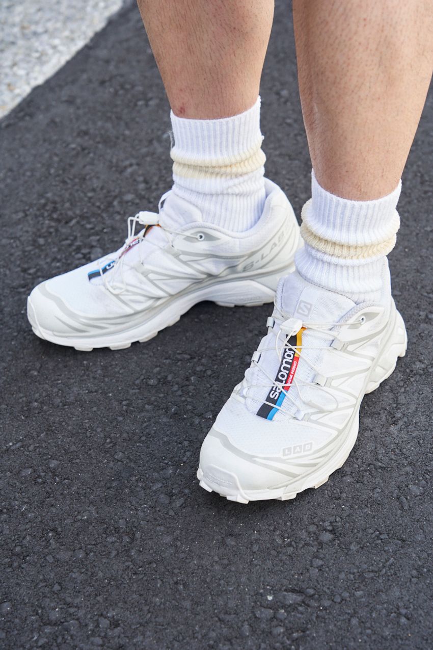 ナイキ、サロモン、コンバース。夏に映える“白スニーカー”、洒落者たちのコーデ術3選！ - 5枚目の画像