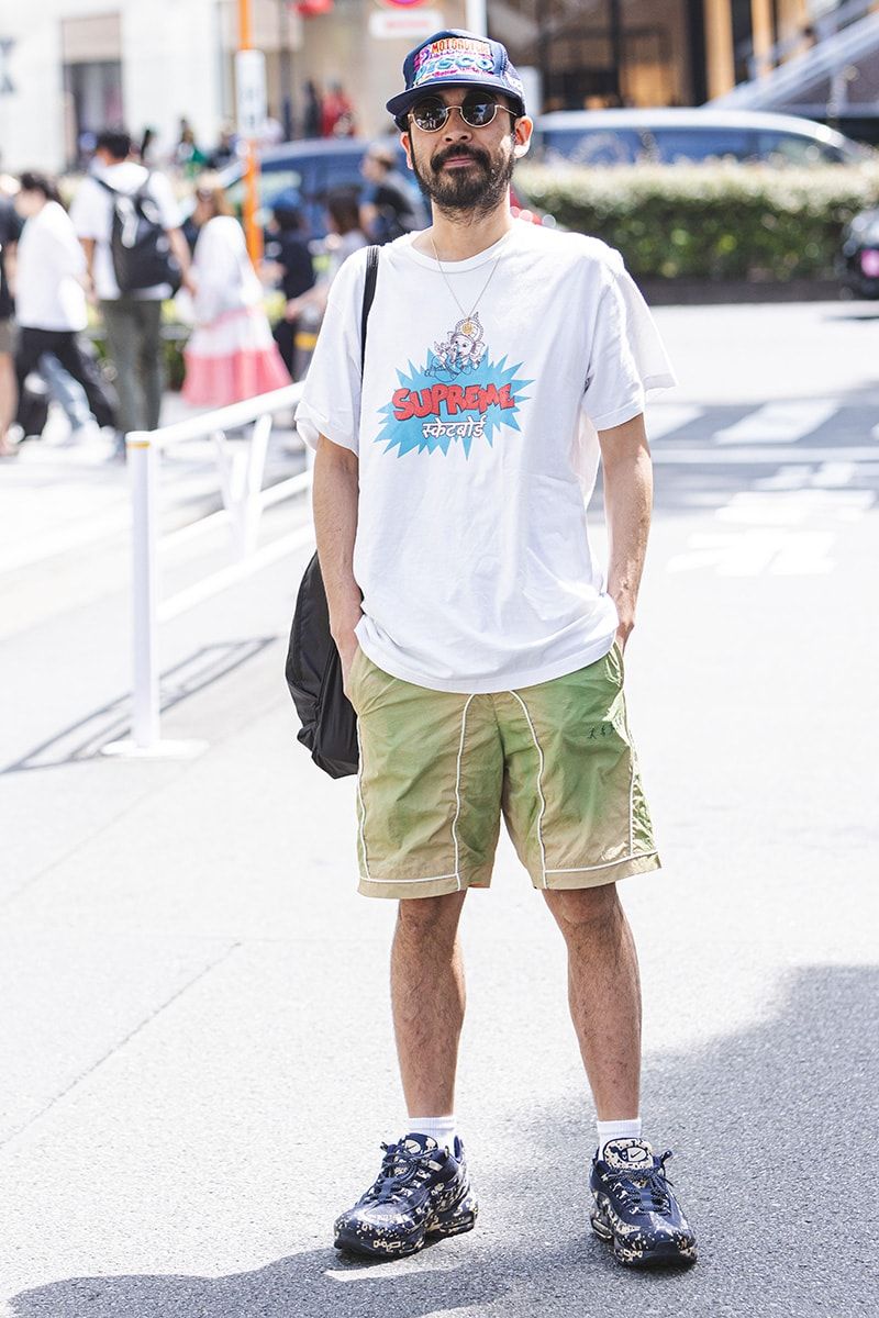 Tシャツ＝シュプリーム