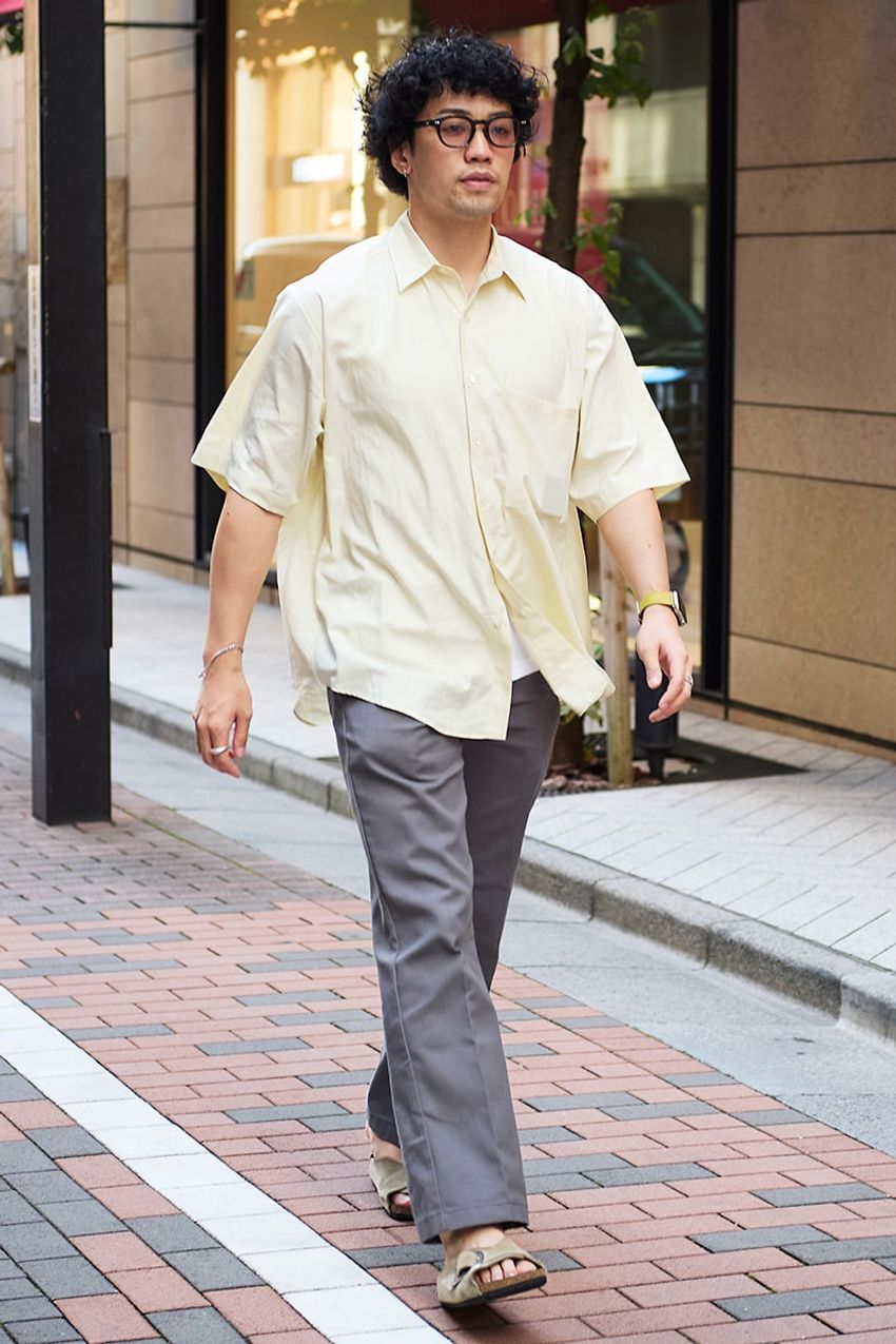 “大人見え”するレザーサンダル3選！軽装を格上げした街の洒落者たちが選んだブランドは？ - 4枚目の画像