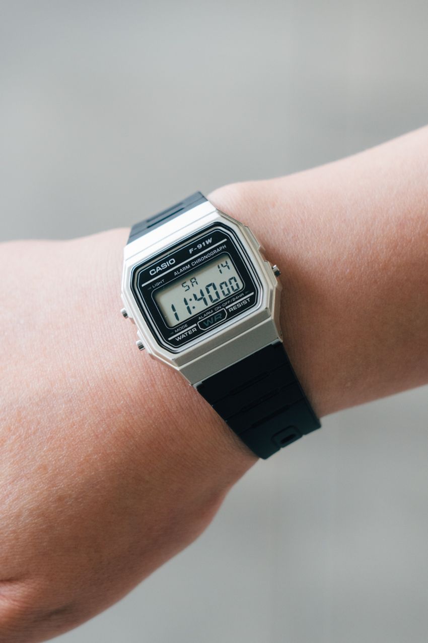 上下の色を逆転せよ！「白パン×黒T」で一気に洒落る。スタイリスト提唱のコーデ術が街でも人気！ - 6枚目の画像