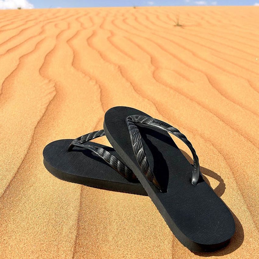 オマーンにて耐熱実験を行った際の写真