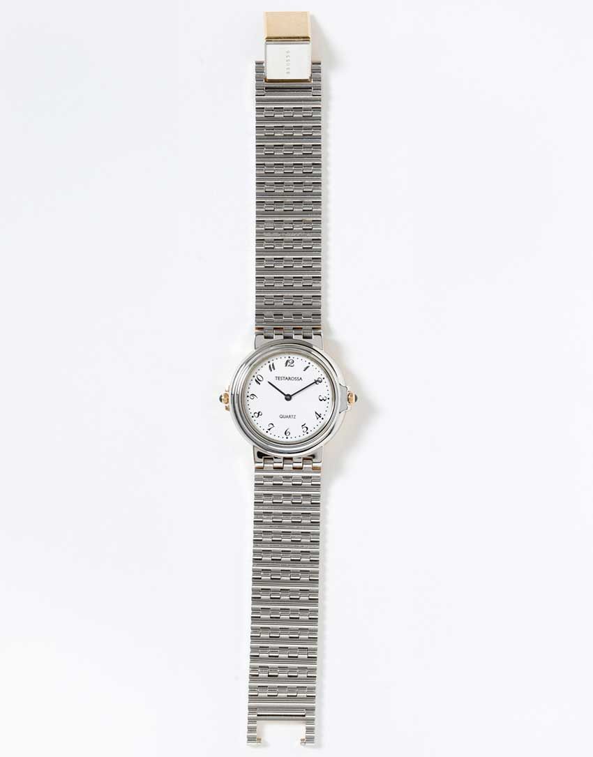 時計4万4000円／ノーブランド（GEEK WATCH TOKYO　@geekwatch_tokyo）