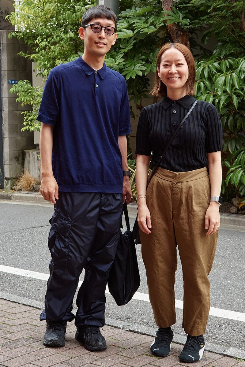 ポロシャツ=ユニクロ+J パンツ=エイチビューティ&ユース スニーカー=ニューバランス サングラス=ジンズ 腕時計=アップル バッグ=グラフペーパー