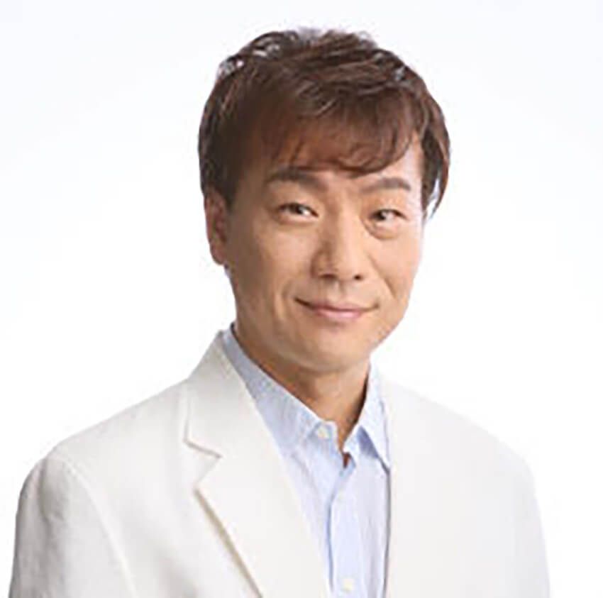 御川 安仁（みかわ やすひと）さん●ナチュラルアート クリニック院長、統合医療・栄養療法医師、医学博士。岡山大学医学部卒業後、緊急時に対応できる医師になると決意し、災害医療に対応できる科であった岡山大学麻酔・蘇生学教室に入局。東日本大震災では、災害派遣医療チーム(DMAT)のチームリーダーとして出動。国立国際医療研究センター救急部 臨床研修指導医、川口市立医療センター救命救急センター 医長、愛宕病院ER-救急蘇生センター救急部長などを歴任。2005年より「病気にならないようにする、できるだけ薬を使わずに治療する」ために補完代替医療を学び、2015年に開院。「自己回復力」を高め、病気にならない体をつくるための医療を続けている。『体が勝手に元気になる だる消しスープ』（アスコム）など著書多数。