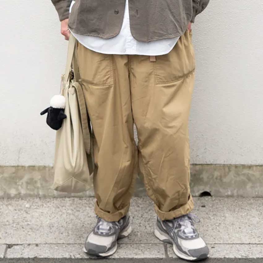 ディッキーズ以外で選んだ“ベージュ”パンツ。洒落者たちの愛用品