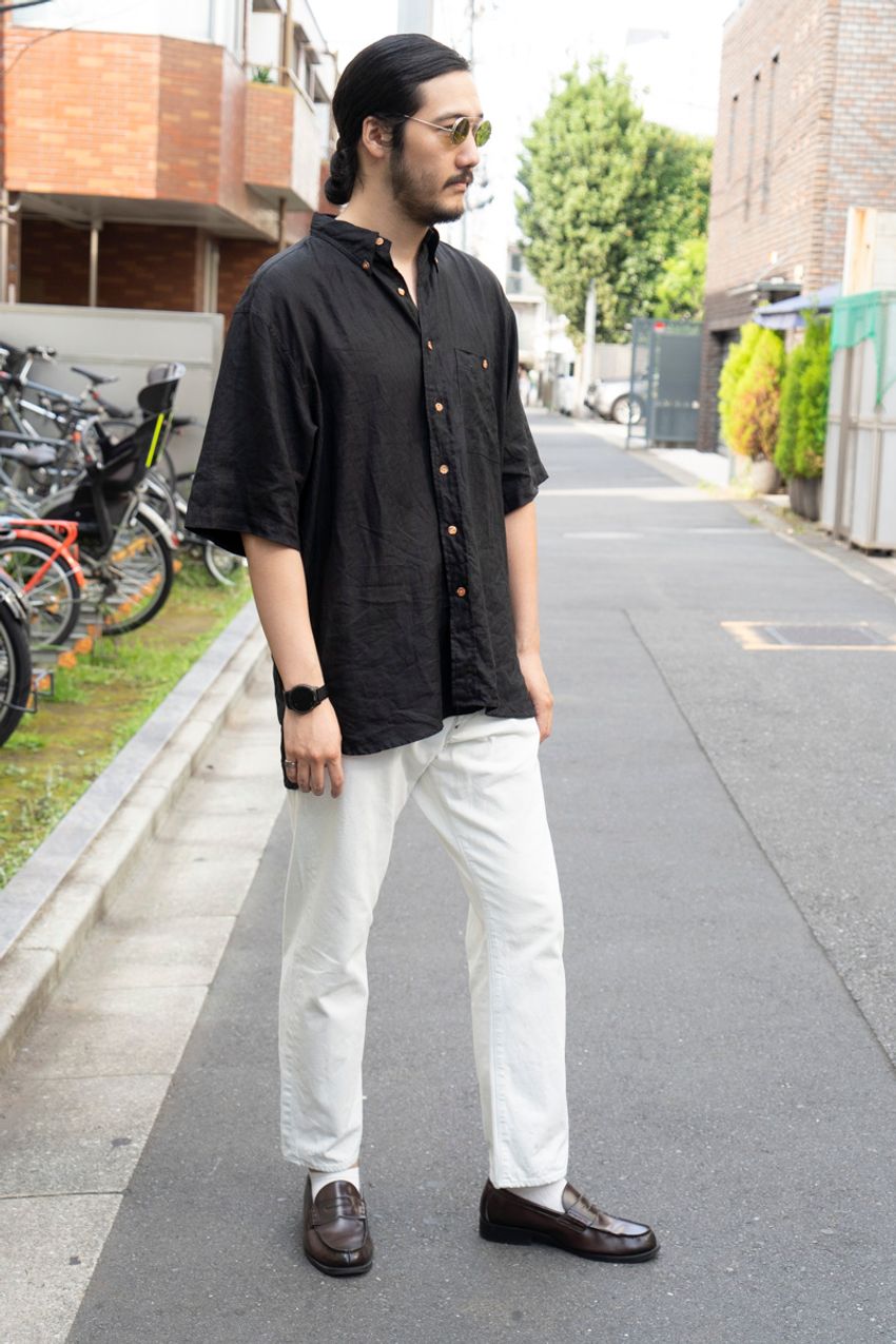 シャツ×デニムの王道コーデに“ひと工夫”加えるなら？ 街の着こなしテクを拝見！ - 8枚目の画像