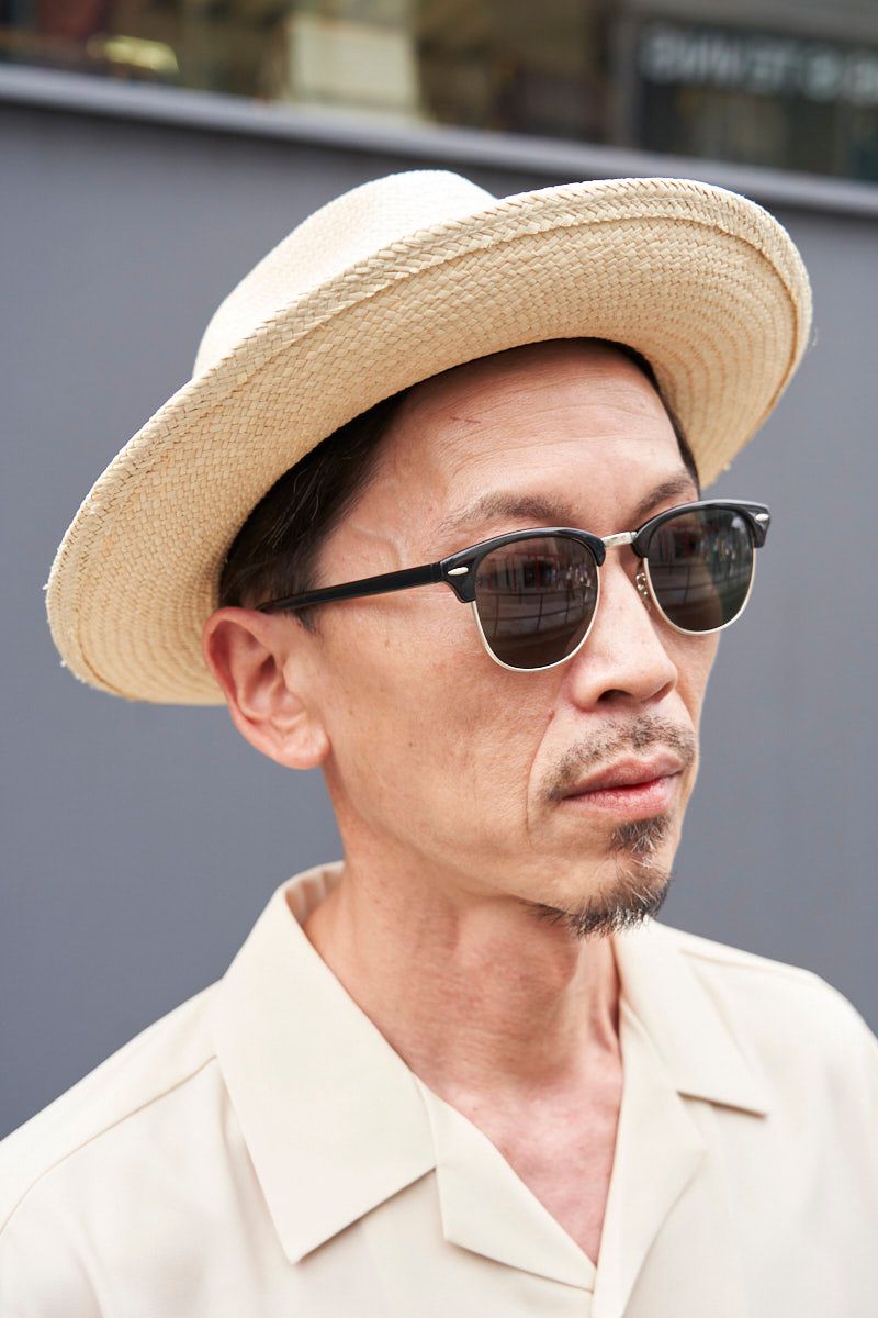 シャツ、パンツ=ともにジーユー