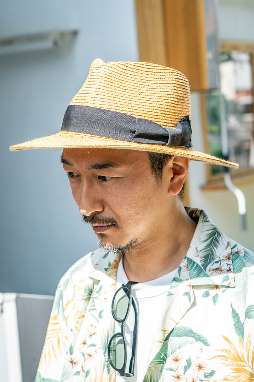 夏気分を盛り上げる“ストローハット”のコーデ好例。街角の洒落者はどんなブランドを選んでた？ - 9枚目の画像