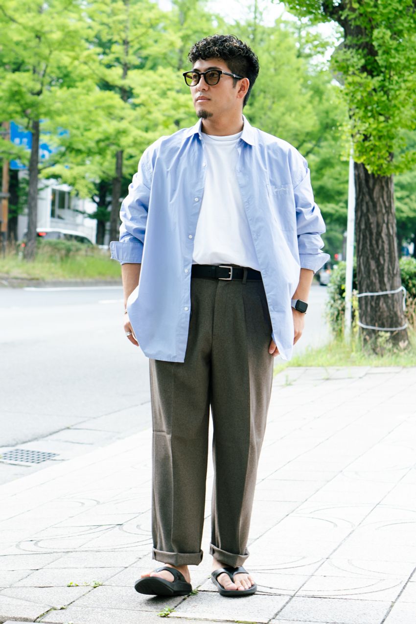 キレイめコーデに合わせるビーサンは「ウーフォス」が人気！服との“ギャップ”が洒落見えのコツ - 5枚目の画像