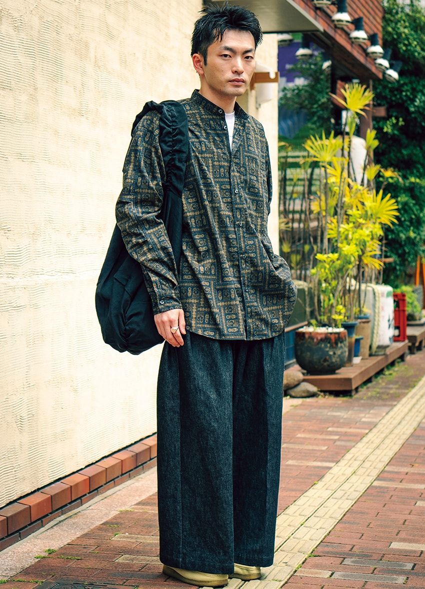 「パンツは極太派」な大人をスナップ！ 旬・涼・楽の三拍子揃った“スーパーワイド”スタイル - 17枚目の画像