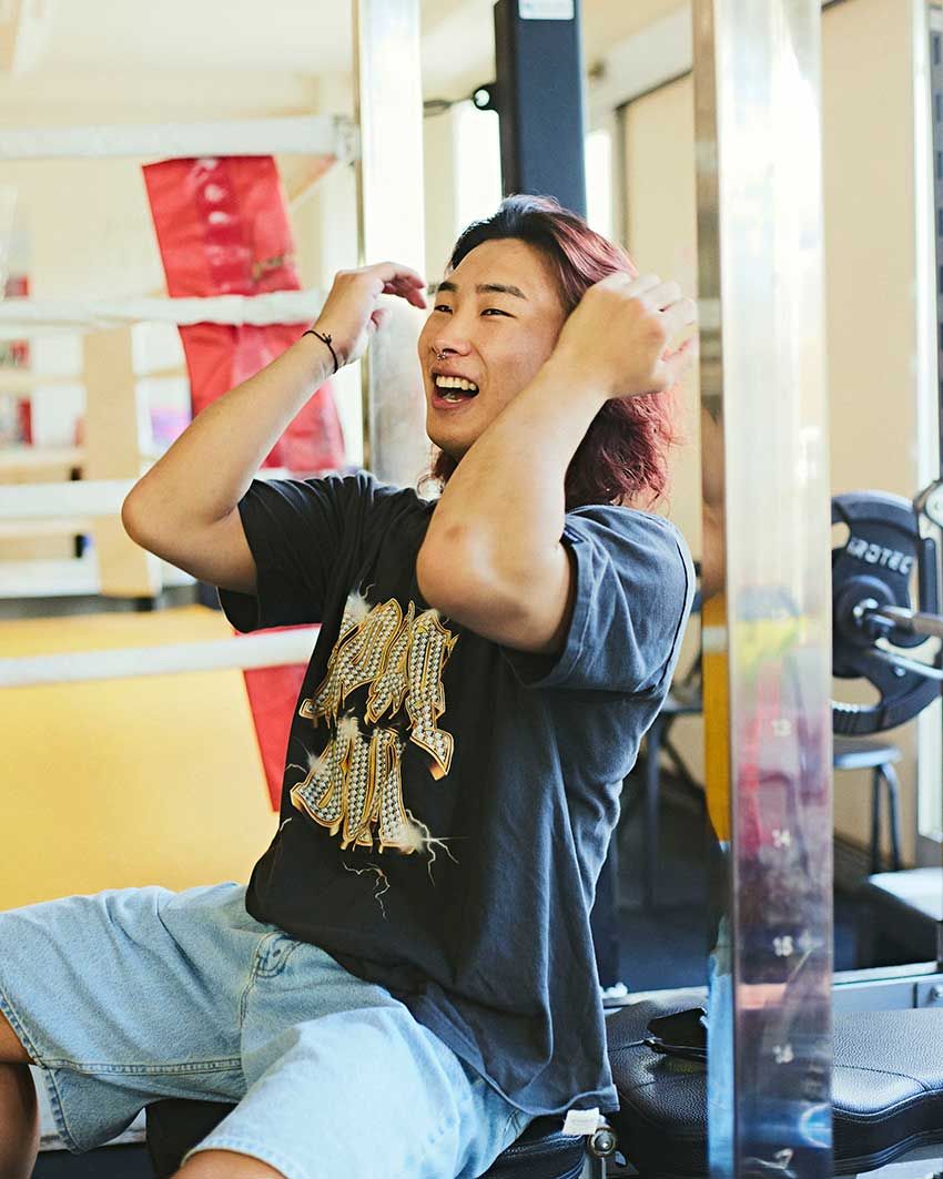 UFC鶴屋選手に突撃パパラッチ！日本を代表する格闘家の“リアル私服”とリング外の素顔 - 20枚目の画像