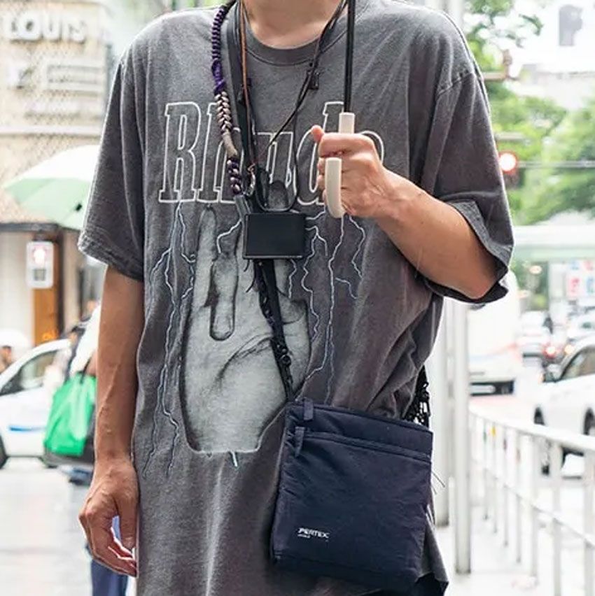 派手でもなく、地味でもなく。夏コーデのトレンドは“ニュアンスカラーT”！その好例3選 - 11枚目の画像