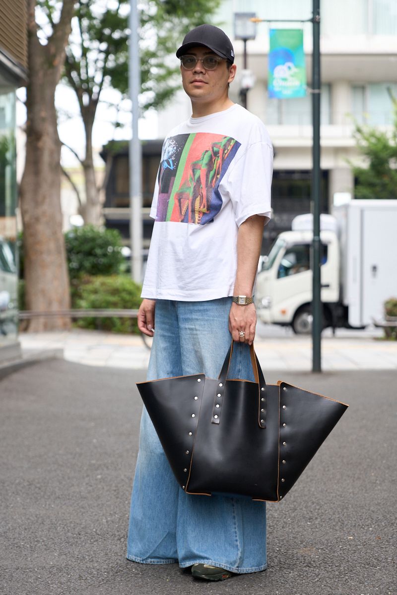 Tシャツ＝ドリスヴァンノッテン