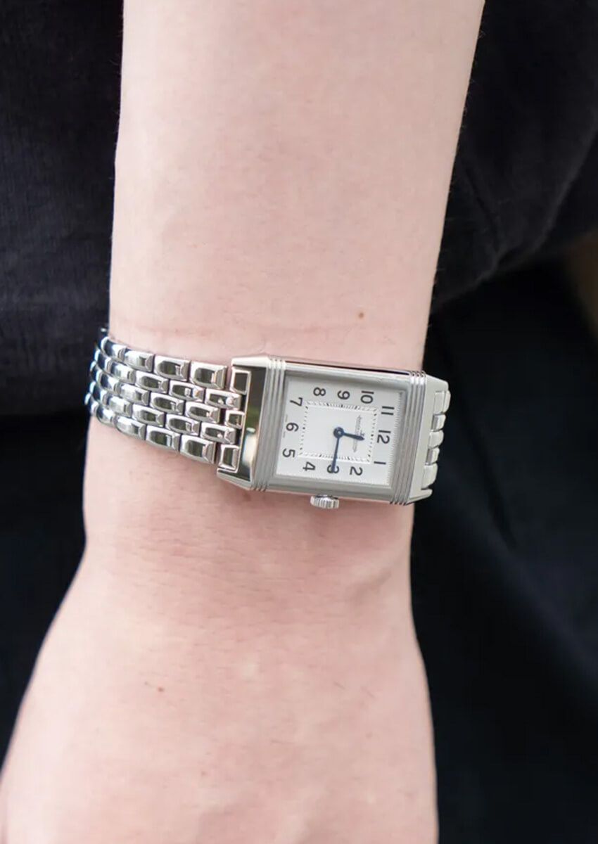 カジュアルコーデに“重み”を授ける、角形時計のチカラをCHECK IT OUT！ - 1枚目の画像