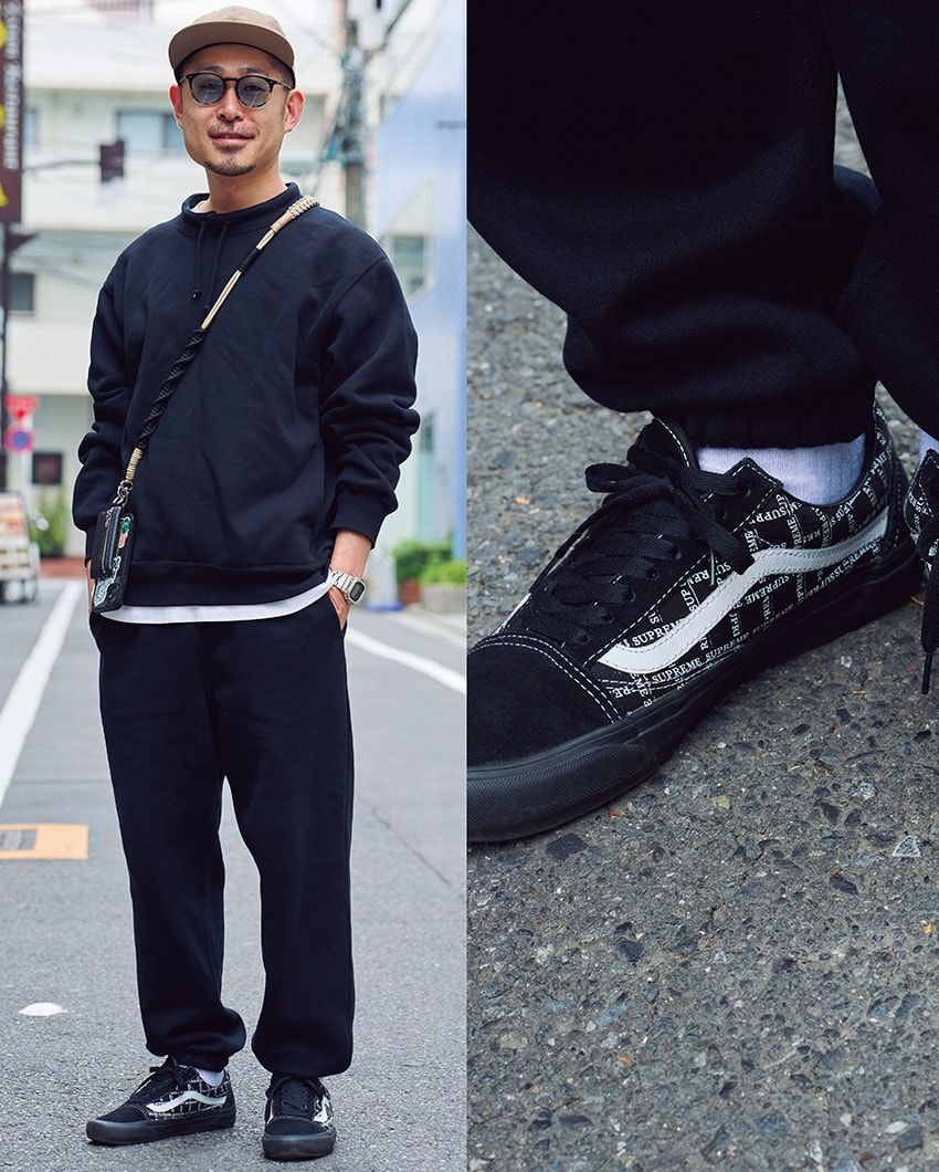 スニーカー＝シュプリーム × ヴァンズ　スウェット＝GU