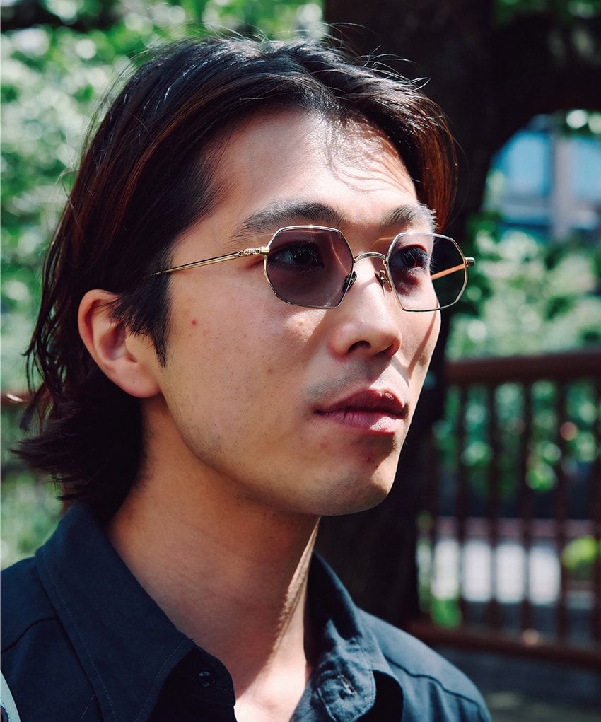 この夏のアイウェアの新定番！クラシックな存在感が際立つ“細メタル”に復権の兆し - 4枚目の画像