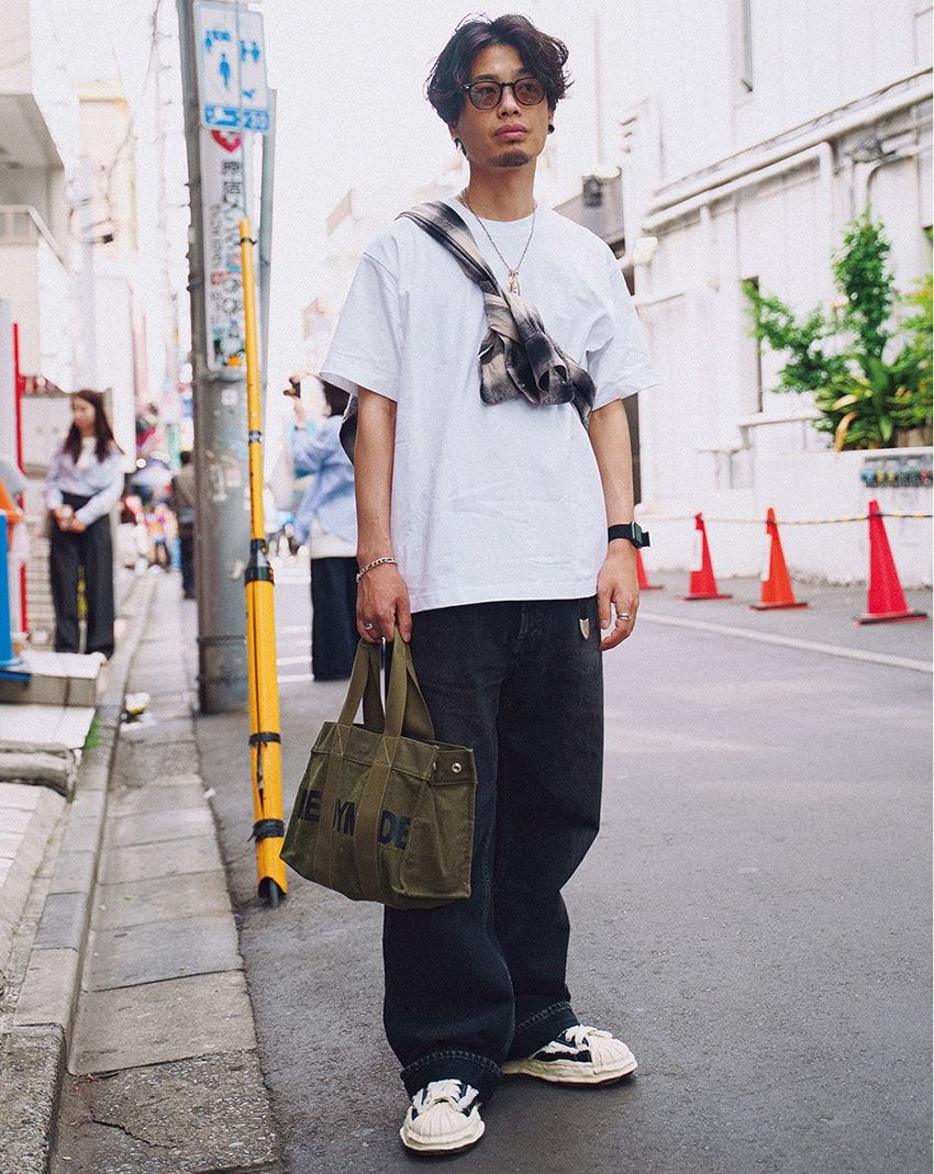 シャツ＝ダブルタップス