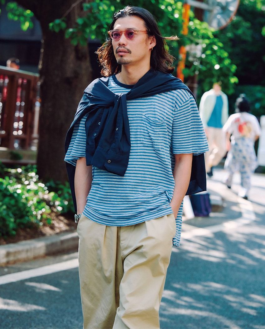 シャツ＝シュタイン　Tシャツ＝古着　パンツ＝トミー ヒルフィガー　サングラス＝ジュリアス タート オプティカル　腕時計＝ロレックス