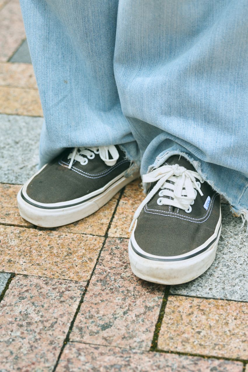 もう暑苦しいなんて言わないよ、絶対に。“極薄ブルー”デニムに恋した3人のグッドスタイル - 5枚目の画像