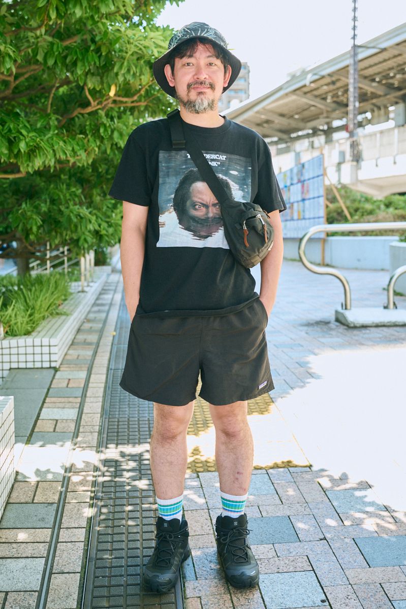 Tシャツ＝不明