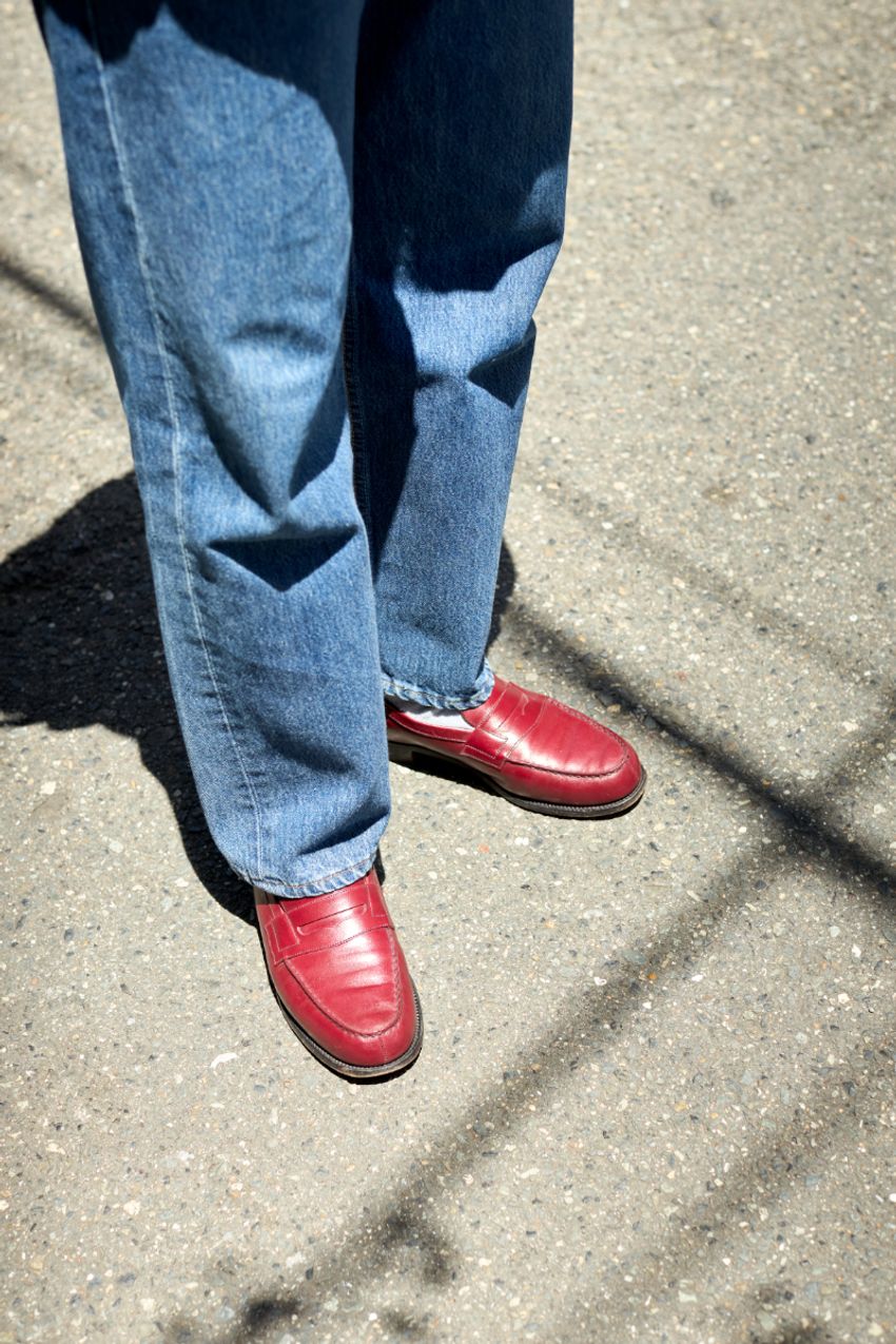 「夏でも革靴派」が街で急増中！暑苦しくなく、今っぽく見える取り入れ方をスナップで - 3枚目の画像