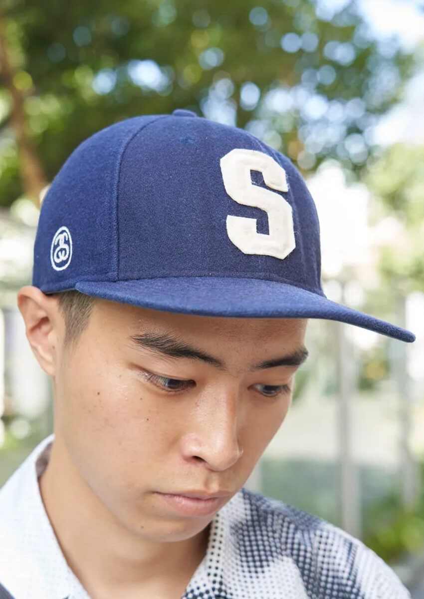 定番バケハと並ぶ人気アイテム「ステューシーのキャップ」。着こなし好例をスナップで！ - 1枚目の画像