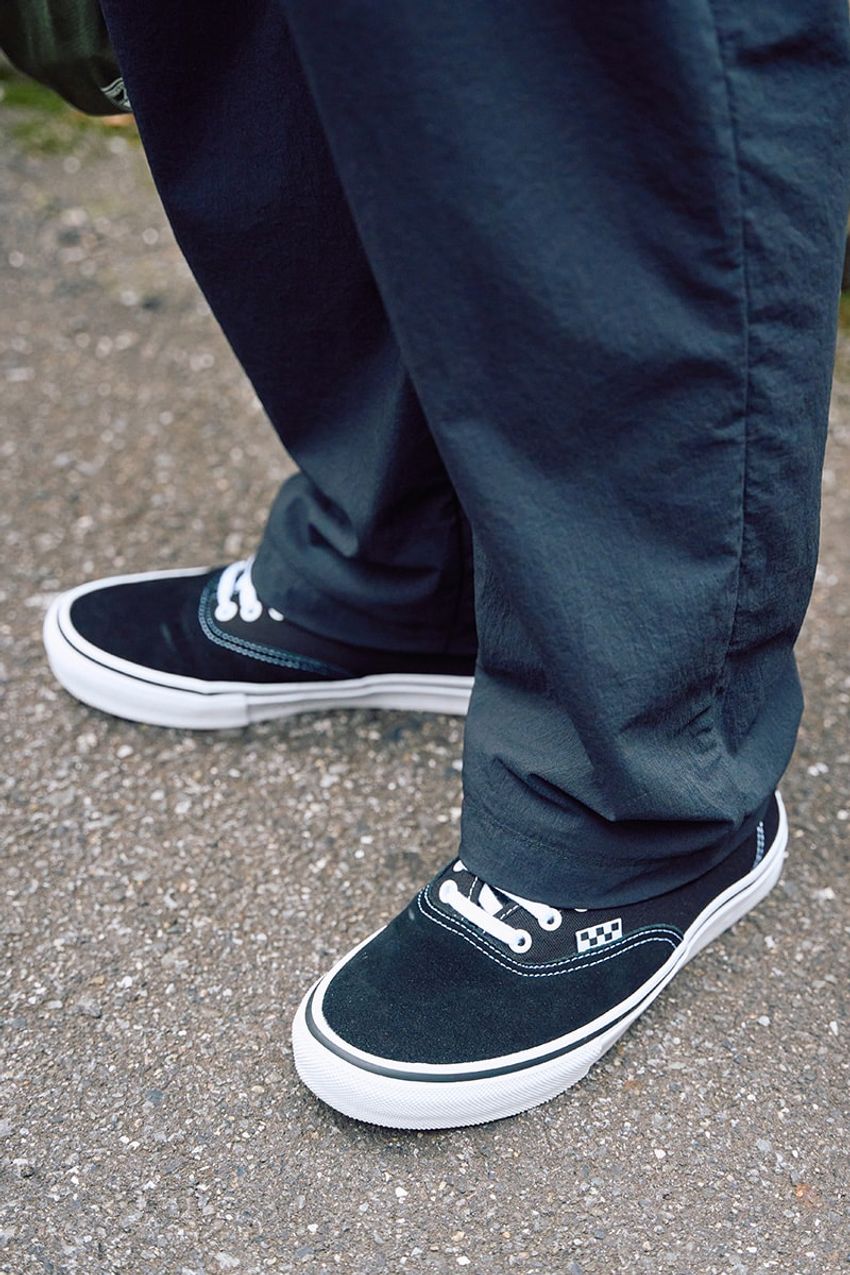 いつものブラックコーデに“モードな空気感”を加えた3人の大人たち。「シンプルに、ゆったり」がカギ - 10枚目の画像