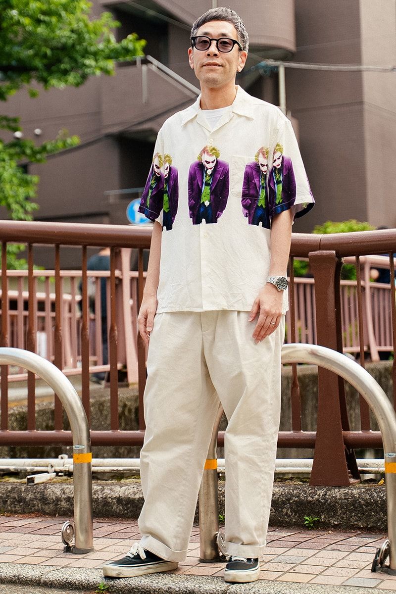 シャツ、パンツ=ともにワコマリア Tシャツ=ユニクロ スニーカー=ヴァンズ サングラス=ゾフ 腕時計=ロレックス