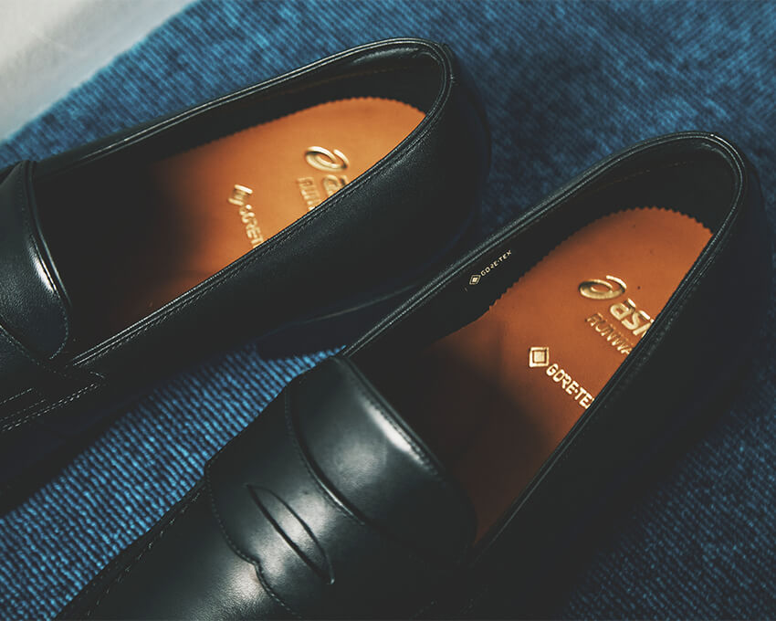 オンもオフも雨の日も……。境界線なきローファーがフレキシブルな働き方