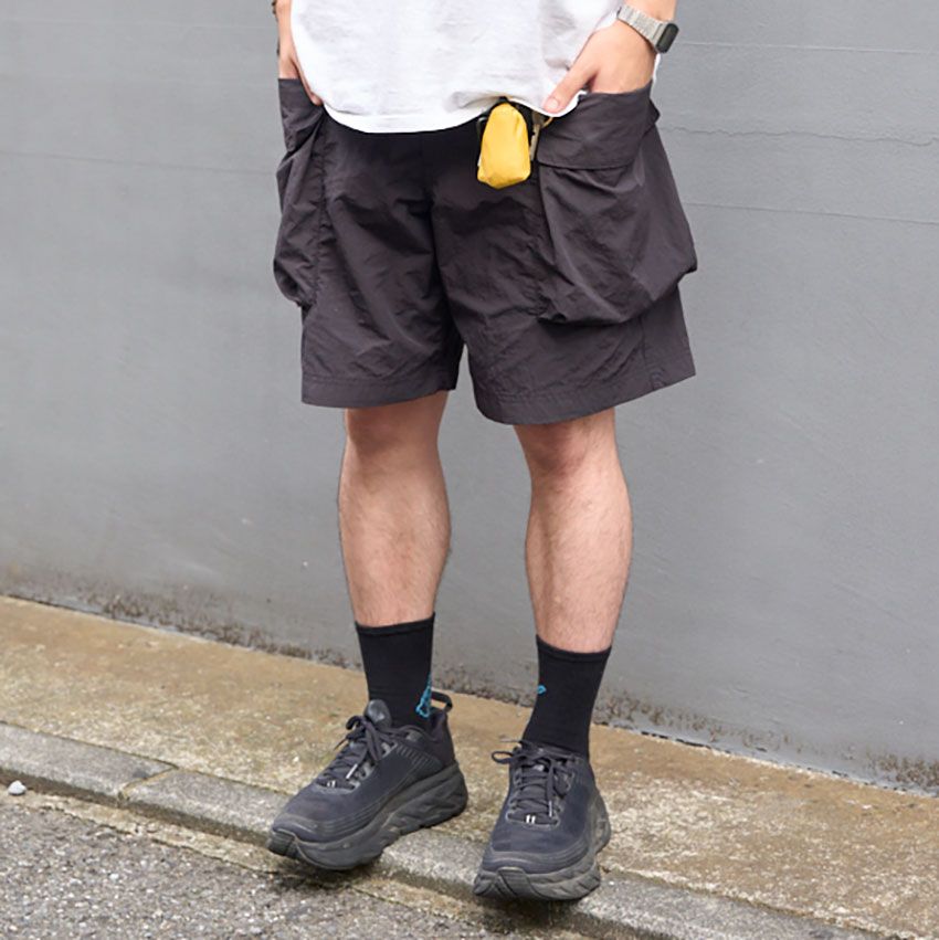 「ユニクロショーツは超優秀説」をスナップで検証！洒落者が実践する着こなし術を紹介 - 1枚目の画像