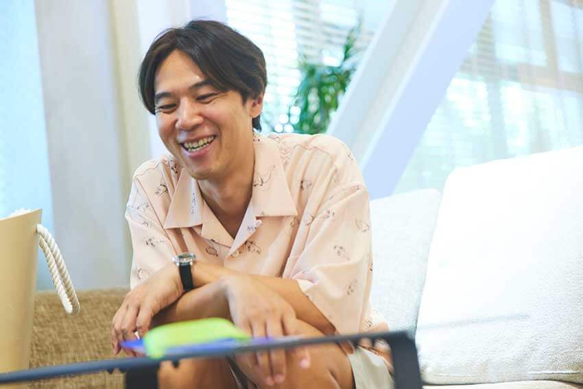 【海の失敗談】「狭いセダンで無理やり着替えて…（笑）」ロッチコカドがヘビロテする“サーフギア” - 16枚目の画像