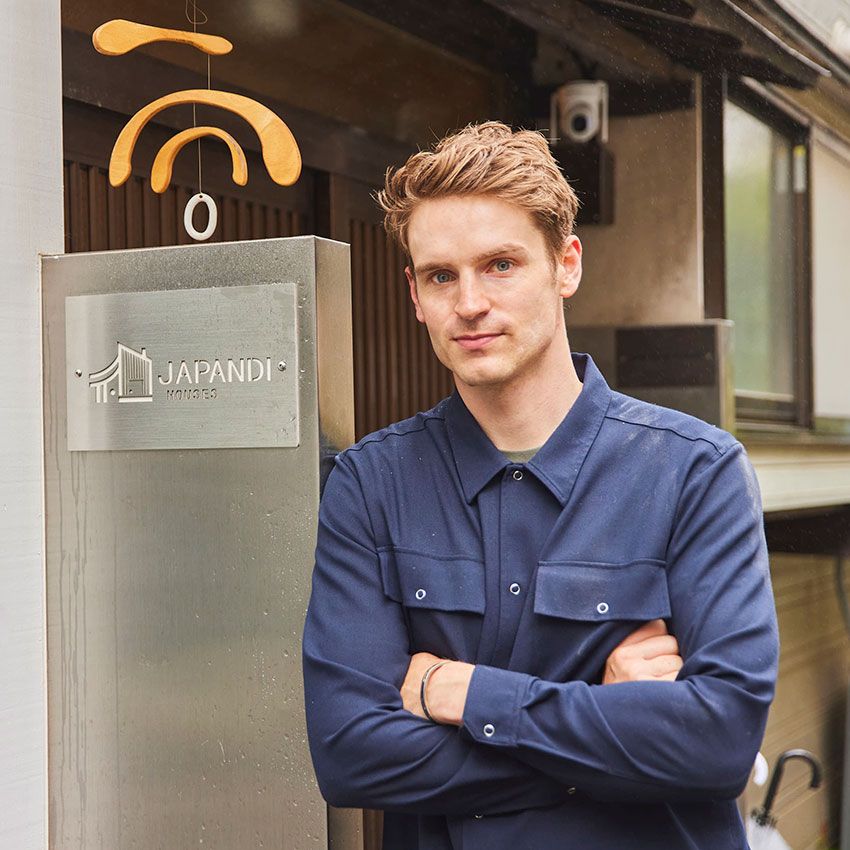 アントン・ウォールマン●1992年生まれ、ストックホルム出身。19歳の頃からファッションモデルとして世界をまたにかけて活躍。数回の来日を経て、2019年より日本に移住。日本の空き家を自らの手でリノベーション、セルフビルドした様子をYouTubeでも配信し、2023年、『FREE HOUSES IN JAPAN』を自費出版している。Instagram：@anton.injapan