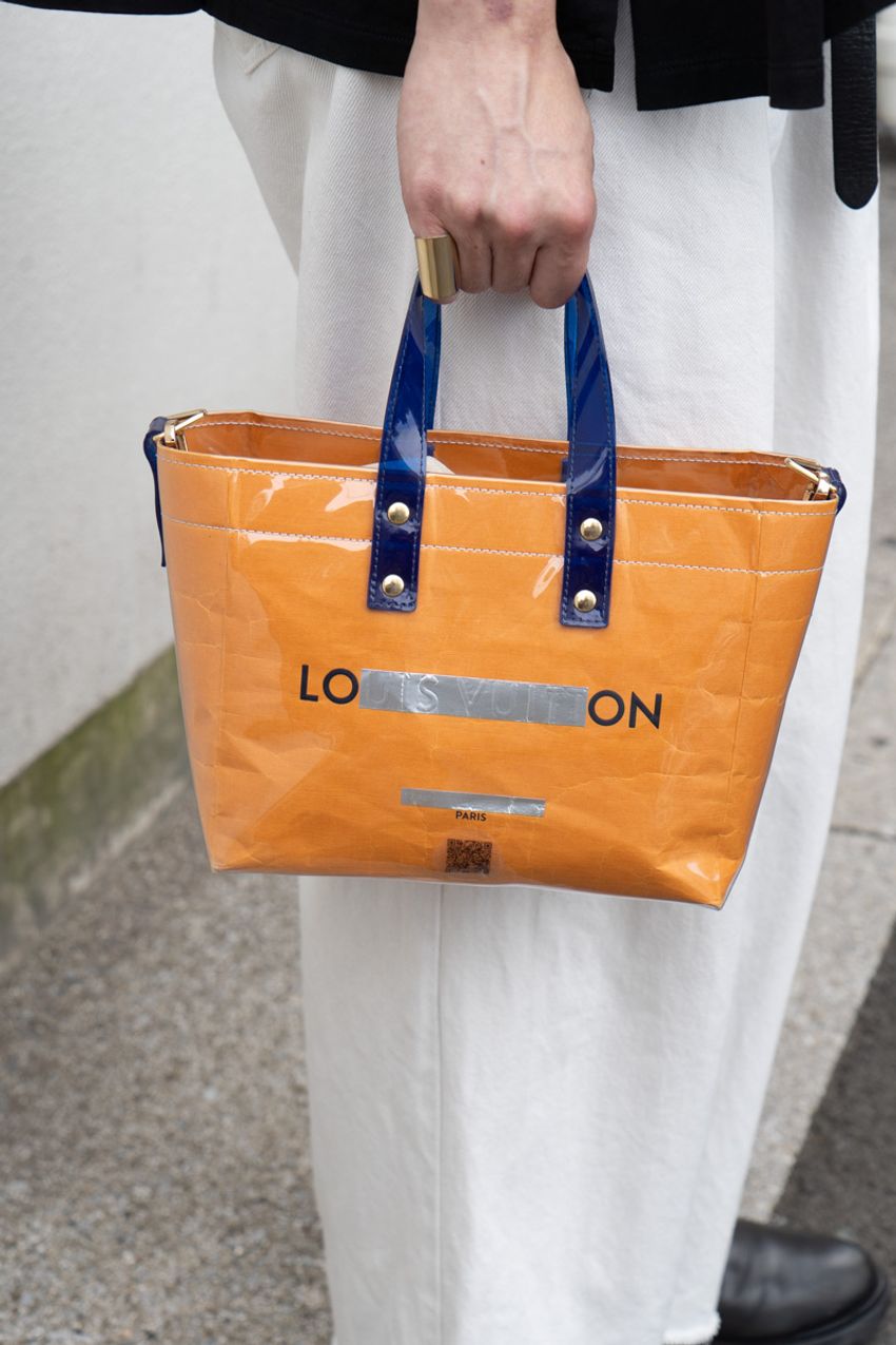 “ワイド”を選べば間違いなし。“白パン”を今っぽく着こなす攻略法を3人のスナップで - 7枚目の画像