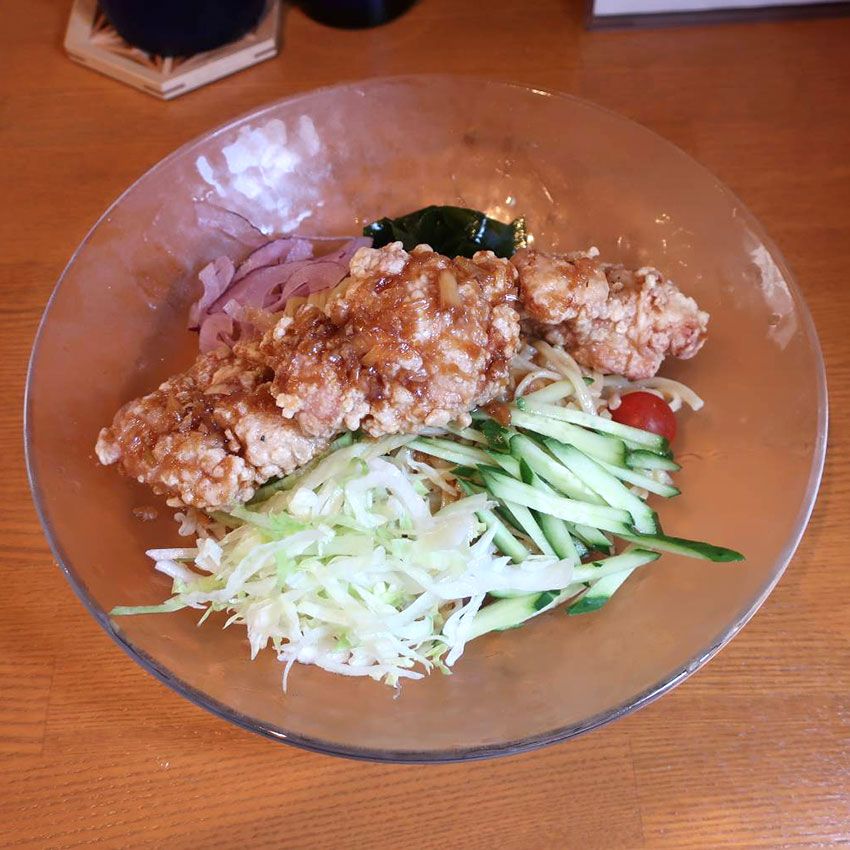 2万杯以上食してきたラーメン官僚が唸った“今夏必食の冷やし麺”3選！ 油淋鶏、ヒヤニク、油そば - 4枚目の画像