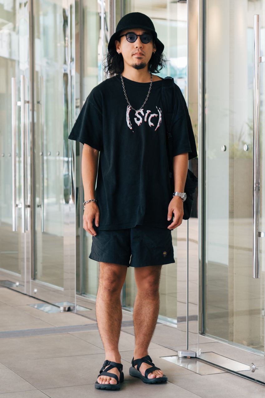 そろそろラストな「Tシャツ×短パンスタイル」！洒落ている男たちの“違い”を解説 - 2枚目の画像